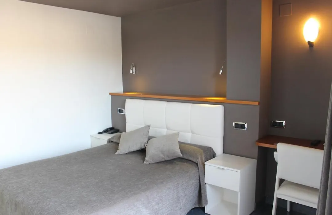 Hotel El Salt-1